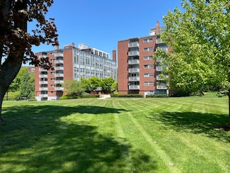 70 Park St Unit 15, Brookline, MA 02446