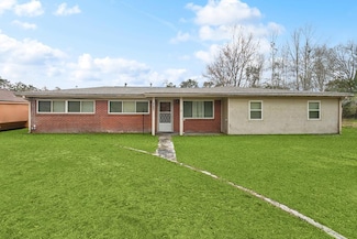 39216 Oak St, Pearl River, LA 70452