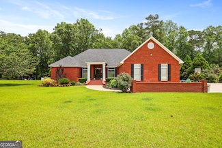 111 Oakridge Dr, Glennville, GA 30427