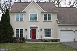 3354 Roundtree Estates Ct, Falls Church, VA 22042