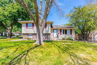 402 SE Peterson Dr, Ankeny, IA 50021