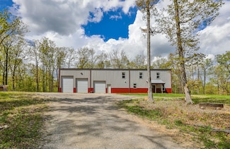 217 Victory Ln, Niangua, MO 65713