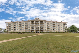 12100 Two Rivers Dr Unit PH-H, Athens, AL 35611