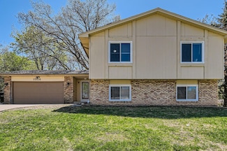2356 Teakwood Dr E, Saint Paul, MN 55119