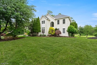 72 Vanderveer Dr, Basking Ridge, NJ 07920