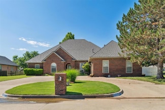 11700 Hackney Ln, Yukon, OK 73099