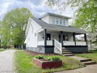 1016 Parrish St, Uhrichsville, OH 44683