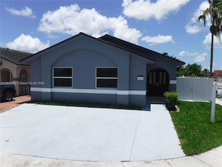 2896 W 73rd St, Hialeah, FL 33018