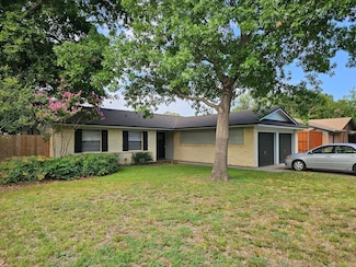 220 Bluebird Cir, Denton, TX 76209