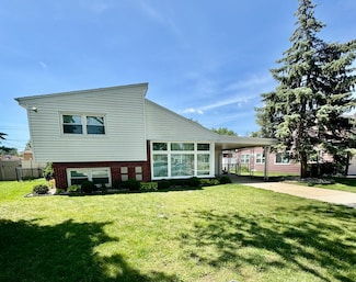 7219 Lyons St, Morton Grove, IL 60053