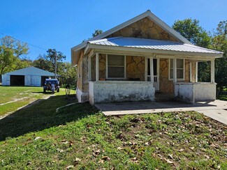 20419 Unicorn Rd, Fairview, MO 64842