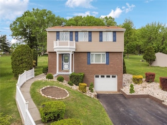 221 Barbara Ln, Connellsville, PA 15425