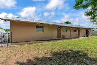 1678 Magnolia Ln, West Palm Beach, FL 33417