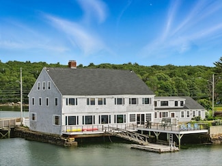 672 Washington St, Gloucester, MA 01930