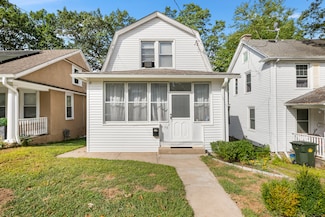 68 Raymond St, New London, CT 06320