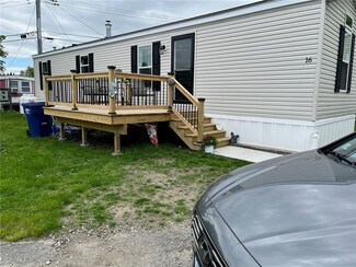 16 First St, Portsmouth, RI 02871