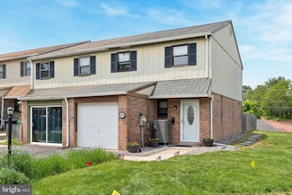 102 Orchard Ct, Royersford, PA 19468