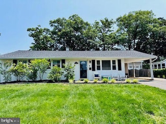 6109 Leewood Dr, Alexandria, VA 22310