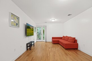 25 Alpine St Unit 44, Hyde Park, MA 02136