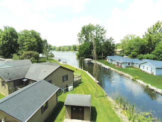 204 Crockett Dr, Quincy, MI 49082