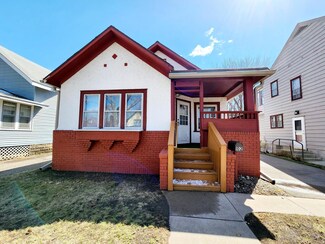 102 Geranium Ave W, Saint Paul, MN 55117