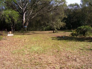 10 Paxton Dr, Tallassee, AL 36078