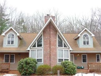 11 Douglas Rd, West Brookfield, MA 01585