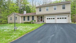 97 Pennwood Rd, Winthrop, ME 04364