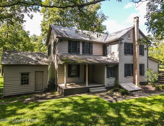 2460 Chipperfield Dr, East Stroudsburg, PA 18301