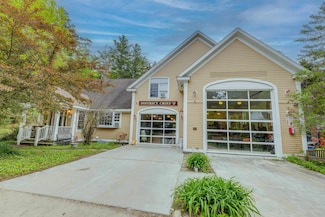 176 Amory Leland Dr, Thornton, NH 03285