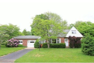 48 Jay St, Feasterville Trevose, PA 19053