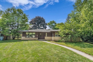 8630 W Peck Ct, Milwaukee, WI 53225