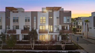669 W 17th St, Costa Mesa, CA 92627