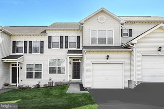 2235 Live Oak Ln, York, PA 17406