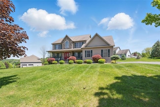 15 Prestwick Dr, Monroe, NY 10950