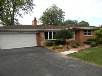 6330 Gaynelle Rd, Tinley Park, IL 60477