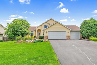 5546 Vinewood Ln N, Plymouth, MN 55442