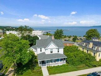 110 Division St, Petoskey, MI 49770