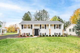 191 N Pleasant Rd, Lake Zurich, IL 60047