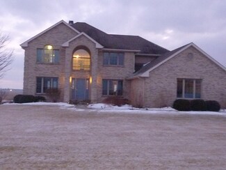 17561 E Big Mound Rd, Monroe Center, IL 61052