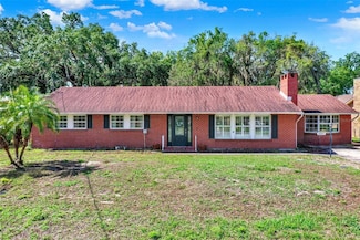 1007 N Shore Dr, Leesburg, FL 34748