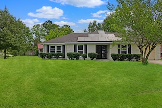 1101 Stuart Dr, Moncks Corner, SC 29461