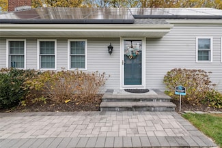 24 Waterside Ave, Northport, NY 11768