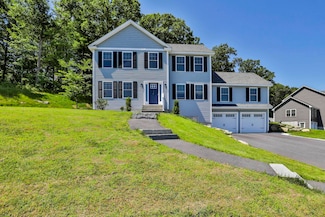 38 Marigold Way, Hooksett, NH 03106
