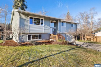 3738 S Crab-Apple Place, Port Angeles, WA 98362