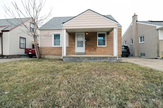 18123 Oak Ave, Eastpointe, MI 48021