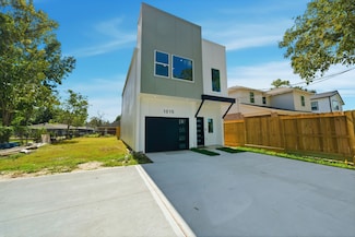 1015 Ellington St, Houston, TX 77088
