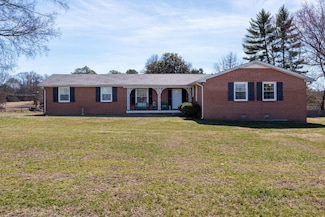 4005 Sheddan Dr, Columbia, TN 38401