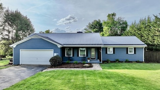 379 Summit Ave, Lewisburg, WV 24901