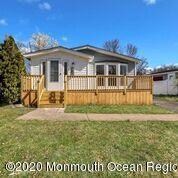 18 Forest Dr, Manalapan, NJ 07726